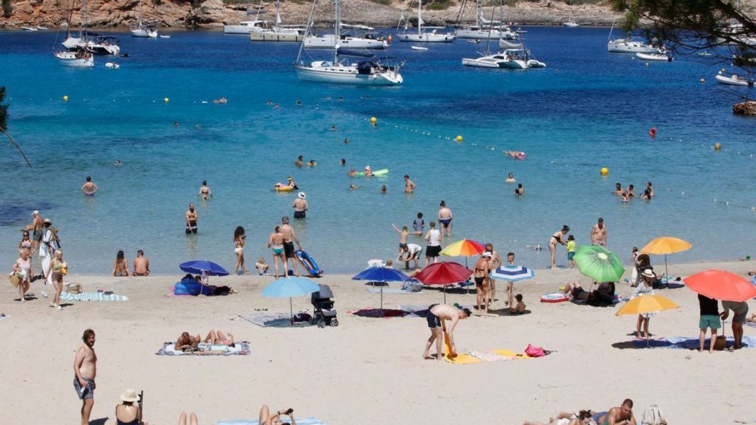 The Pitiusas Islands begin the high season with 86% hotel occupancy rate