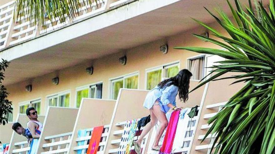 7 out of 10 people who survive a 'balconing' incident are left disabled