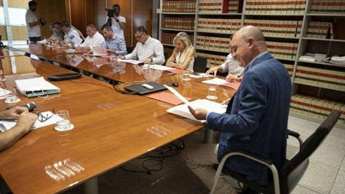 Ibiza's employers and institutions agree to join forces to fight against intrusion Ibiza's employers and institutions agree to join forces to fight against intrusion