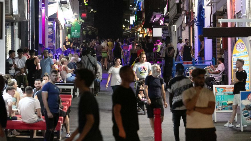 Nightlife in West End: while some comply, others break the law on Ibiza