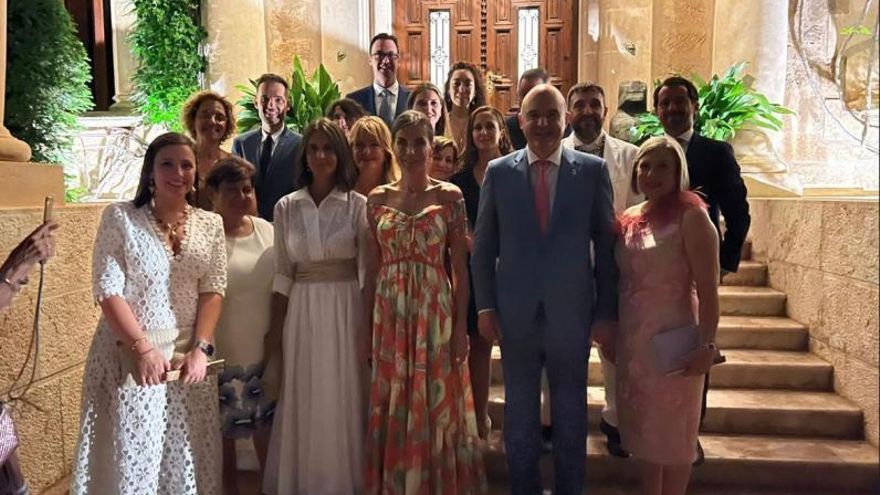 The Royals received on Mallorca: an Ibizan dress for a colorful reception