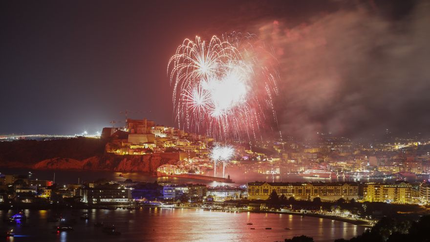 Ibiza's sky lights up 2 years later for Festes de la Terra