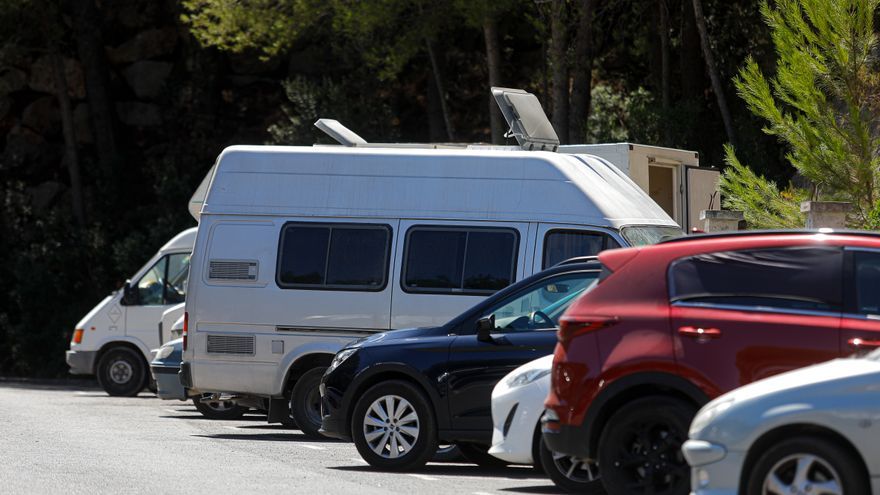 Dozens of caravans advertised as tourist rentals in nature areas of Ibiza