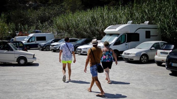 Ecological associations of Ibiza warn of the "very serious danger" of caravans in nature areas