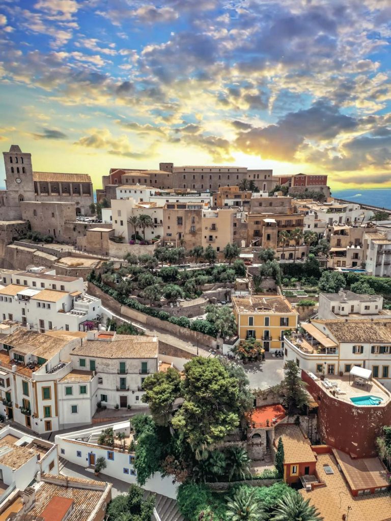 A Spectacular Location In Dalt Vila.