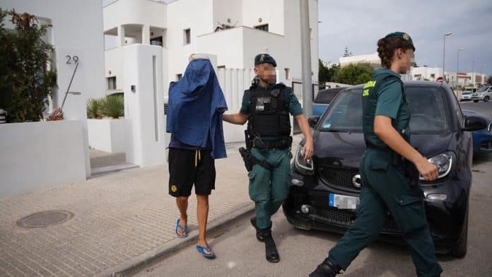 Anti-drug operation on Ibiza with searches in several localities
