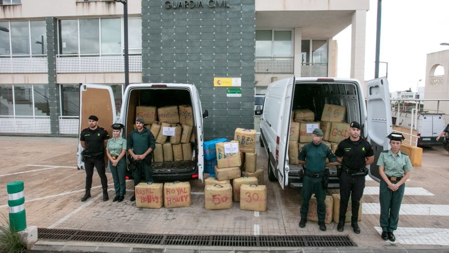4,300 kilos of hashish seized from a vehicle circulating on Ibiza