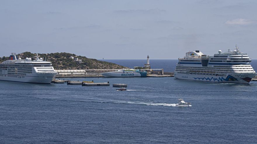 Ibiza's marine passenger traffic in July exceeds that of the previous year, but cruise traffic falls by 45%