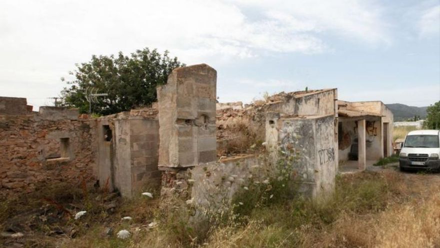 Sant Antoni is yet to evict the squatters from its property despite declaring it in ruins