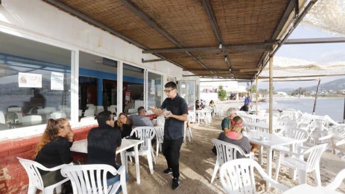 Final breakfasts at bar Flotante: The closing of a symbolic place on Ibiza: Final breakfasts at bar Flotante: The closing of a symbolic place on Ibiza: