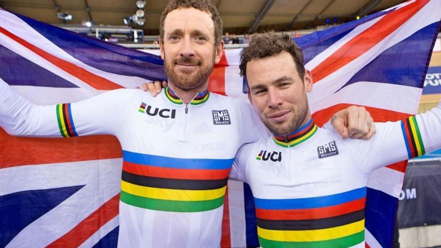 Mark Cavendish and Bradley Wiggins lead a deluxe peloton on Ibiza
