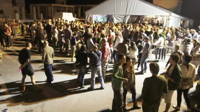 Beer and local music for the Sant Rafel OctubreFest on Ibiza Beer and local music for the Sant Rafel OctubreFest on Ibiza