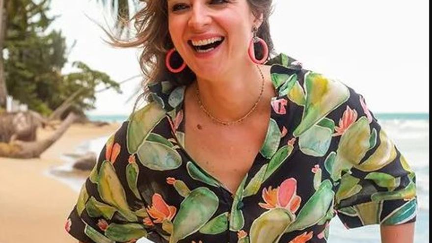 Sandra Barneda wears Ibiza fashion on 'La isla de las tentaciones'.