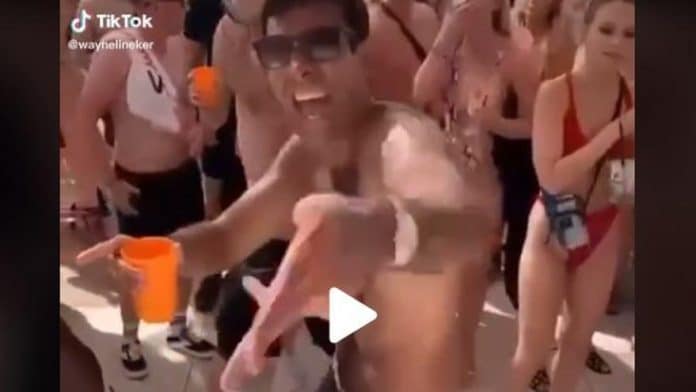 Is this the British Prime Minister, Rishi Sunak, dancing unleashed on Ibiza? Is this the British Prime Minister, Rishi Sunak, dancing unleashed on Ibiza?