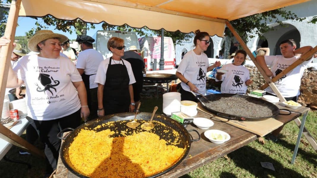 Feria de Sant Carles brings in a ton of squid to celebrate