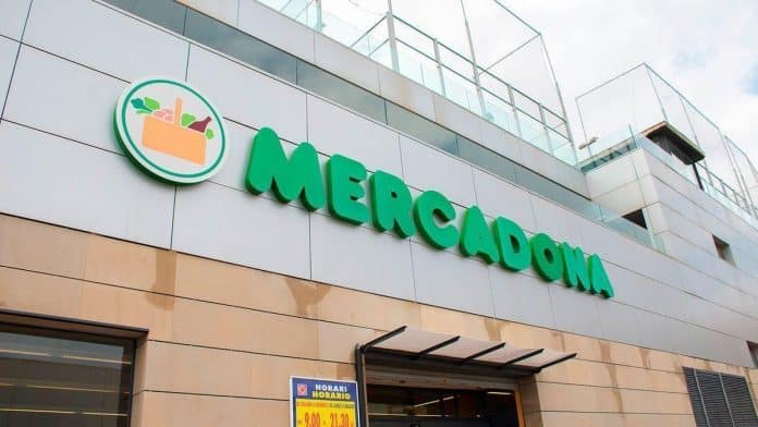 Are supermarkets open on November 1st on Ibiza? Are supermarkets open on November 1st on Ibiza?