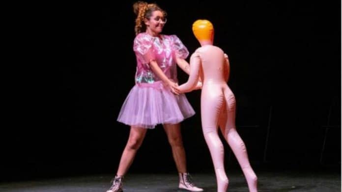 'Sex Toy. La rebelión de las muñecas', "a feminist science fiction play" with the Towanda Rebels arrives on Ibiza