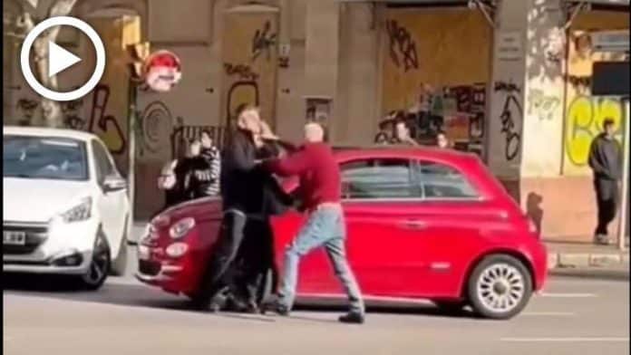 Fist fight between 2 drivers