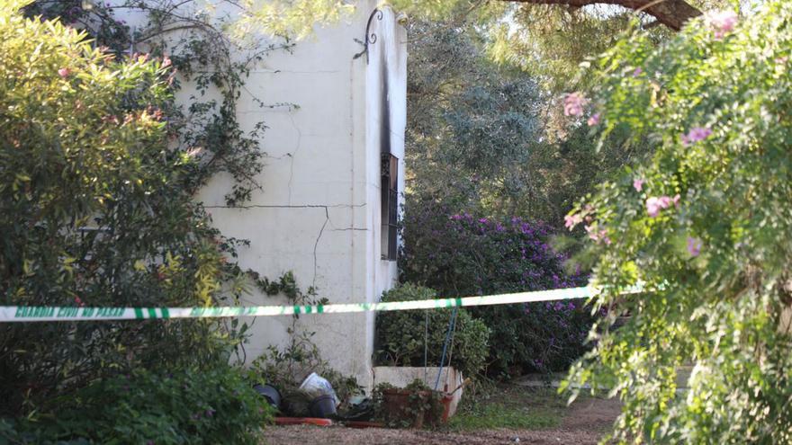 Fatal fire on Formentera: Judicial Police analyze the house in which a man died