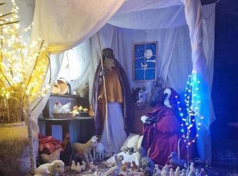 Christmas on Ibiza: An eagle in the Nativity Scene of Dalt Vila
