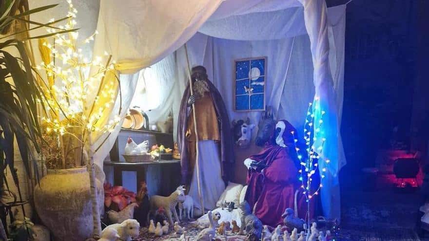 Christmas on Ibiza: An eagle in the Nativity Scene of Dalt Vila