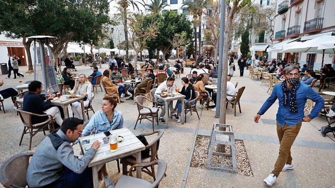 Tropical nights in December on Ibiza. Where is the highest temperature on the island?
