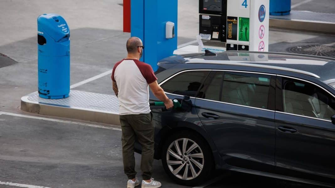 Fuel stations prepare for a possible end of year hoarding rush if the 20 cent discount is eliminated