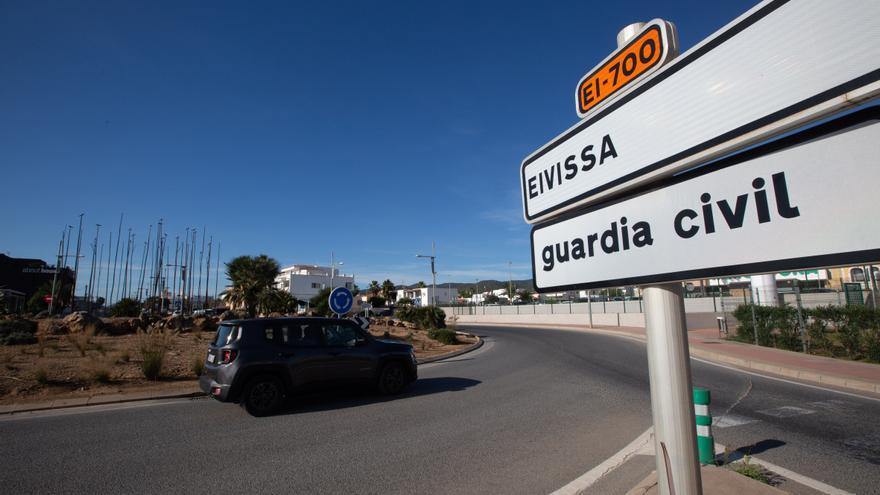 The parking lot shooter on Ibiza flees from the Guardia Civil loaded with a butane cylinder full of drugs