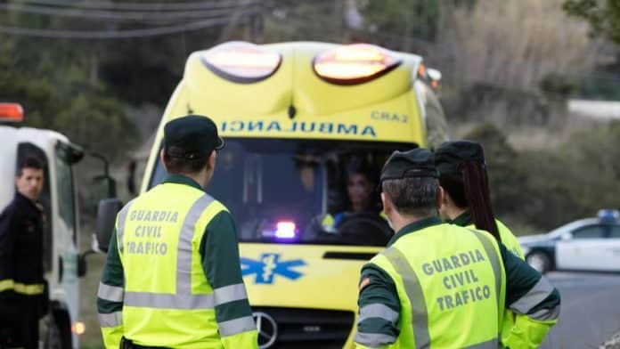 9ad97368-3a2a-443d-919e-5bcf396784bc_16-9-aspect-ratio_default_0.jpg Four youngsters injured after a collision between a truck and a car in Ibiza