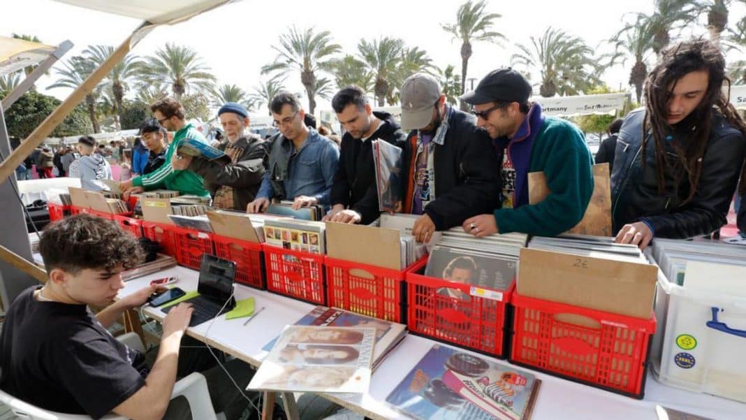 Vinyls, cassettes and CDs at the Fira del Disc d'Eivissa