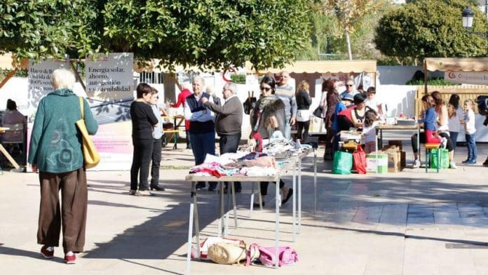 Jesús promotes recycling and reuse at 'Jesús reutiliza' Jesús promotes recycling and reuse at 'Jesús reutiliza'