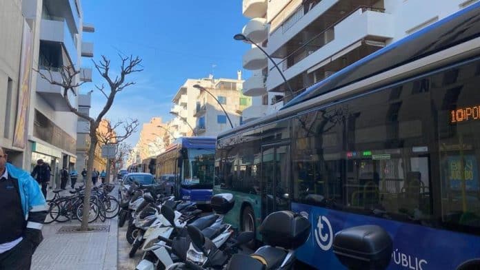 Monumental traffic jam in Ibiza when one of the ‘new’ buses came to a standstill