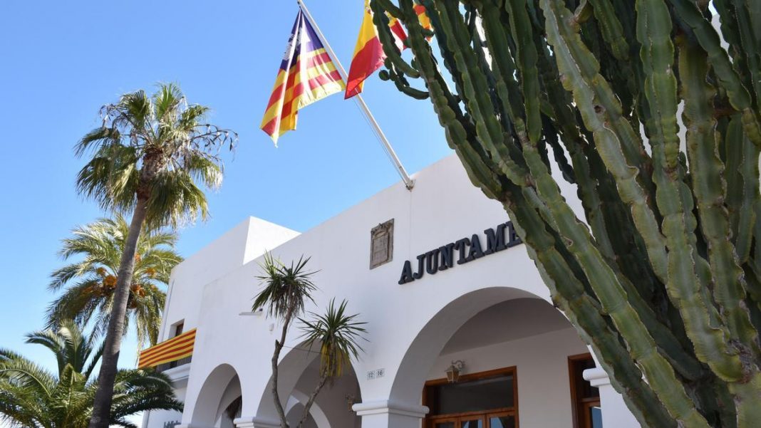 Sant Josep tenders the beaconing of its beaches for 1.6 million euros