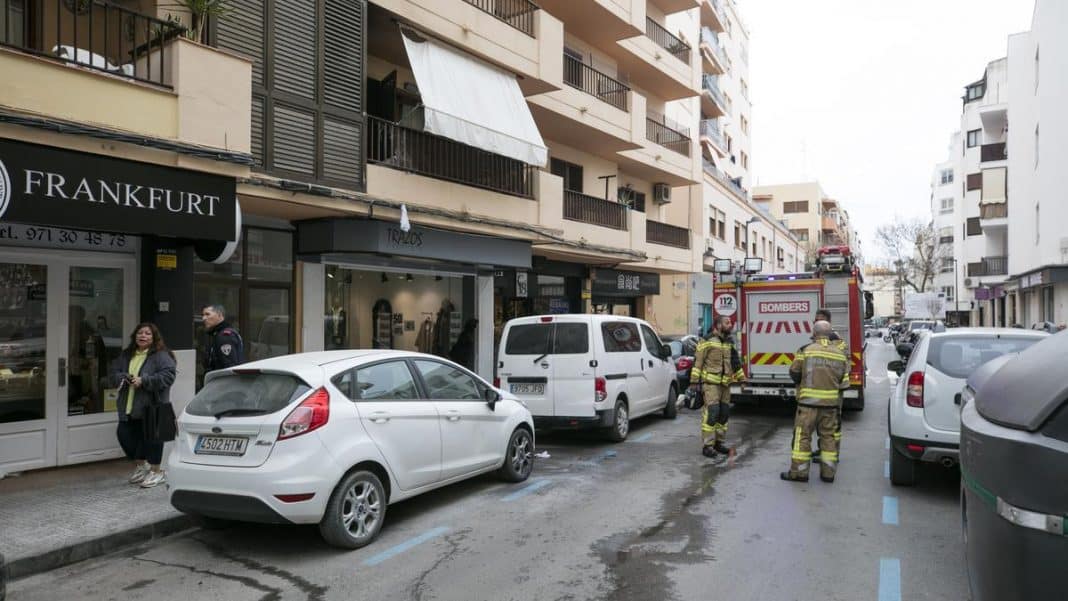 Slightly injured while trying to put out a fire in his house in Ibiza