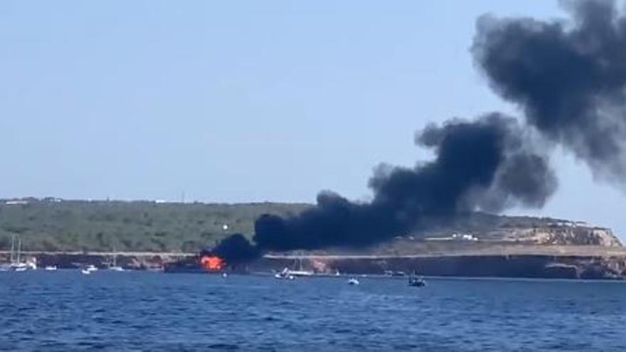 New images of the megayacht fire on Formentera in August