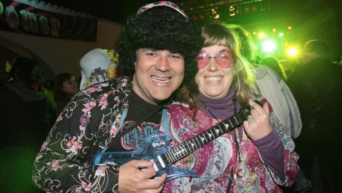 b1e62cba-c1c6-4e57-9772-55146bdb8bb7_16-9-discover-aspect-ratio_default_0.jpg Weekend of Flower Power and music in the street in Sant Josep