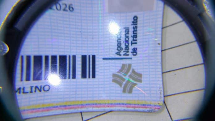 Two arrested in Ibiza for driving with false licenses, one of them drugged