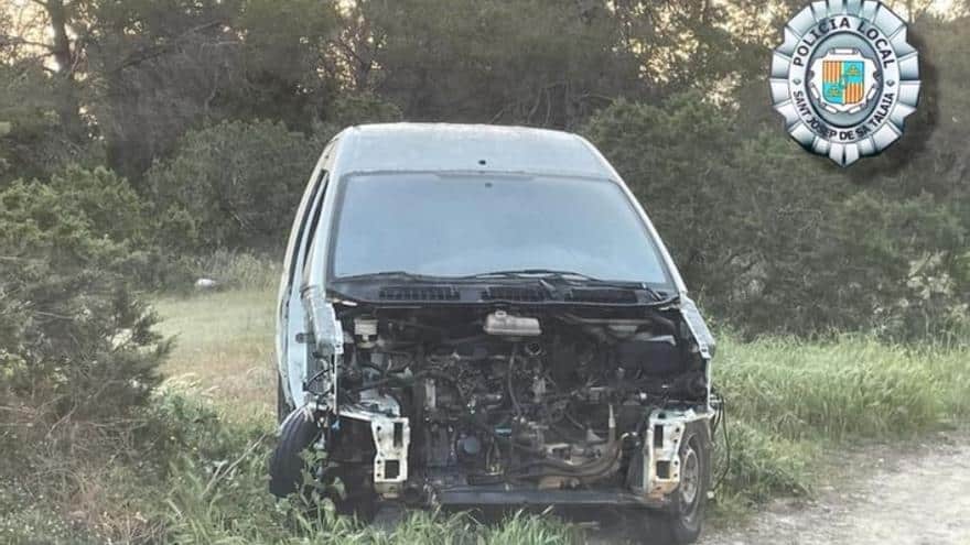 3,300 euros fine for a company in Ibiza for abandoning a car on a public highway