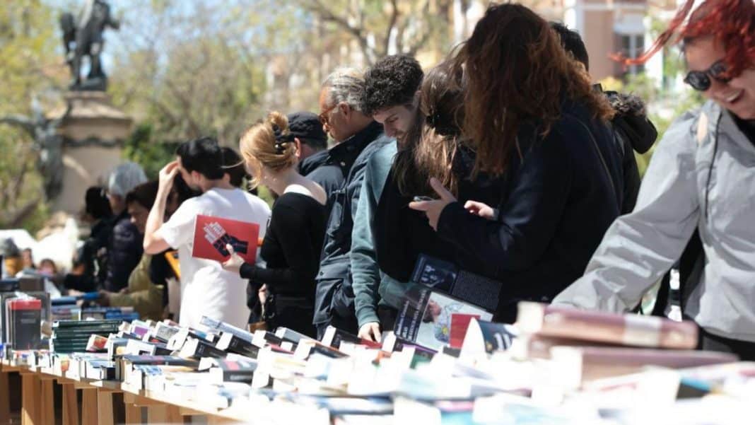 Books and roses return to the streets of Ibiza this Sunday