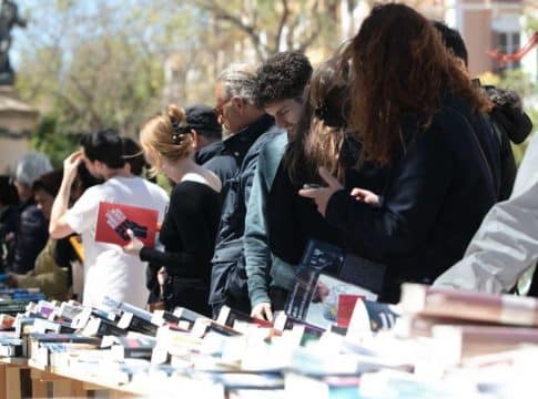 Books and roses return to the streets of Ibiza this Sunday