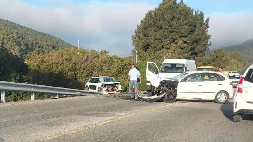 Young woman injured in a head-on collision in Ibiza where the driver of the other car fled the scene