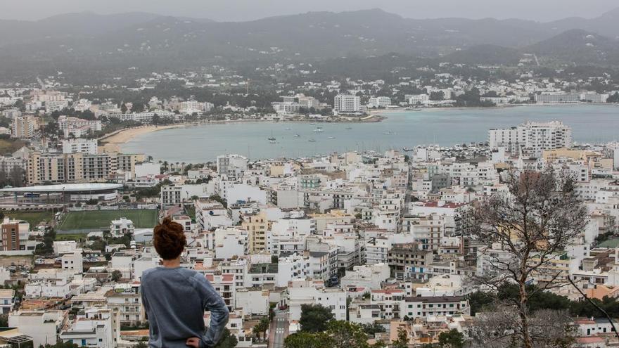 Renting a house takes 60% of the salary in Ibiza and the rest of the Balearic Islands