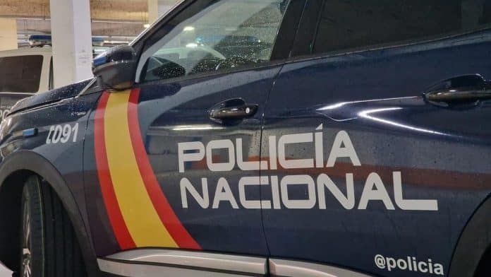 Arrested after robbing an establishment in Ibiza and throwing a bottle at one of its workers