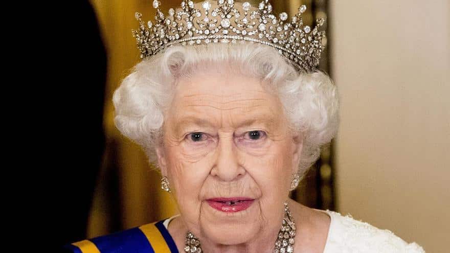 Elizabeth II’s lover who could leave Charles III without inheritance: Nostradamus’ prediction that worries the UK
