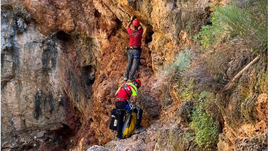 Complicated rescue of a young man from the interior of a cave in Ibiza