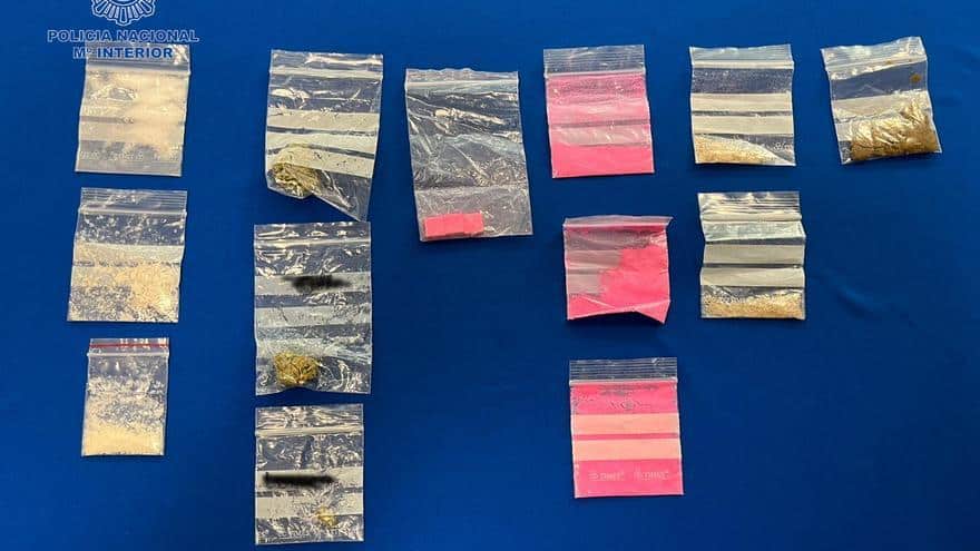 Arrested for carrying cocaine, marijuana, crystal meth, hashish and ecstasy in her bag in Ibiza