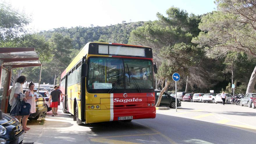 On Sunday the bus that connects Benirràs with the parking lot of Sa Plana will run again