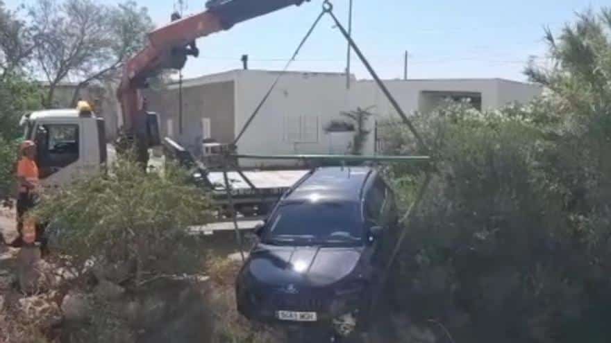 A car leaves the road and flies 30 meters before falling down an embankment in Sant Josep