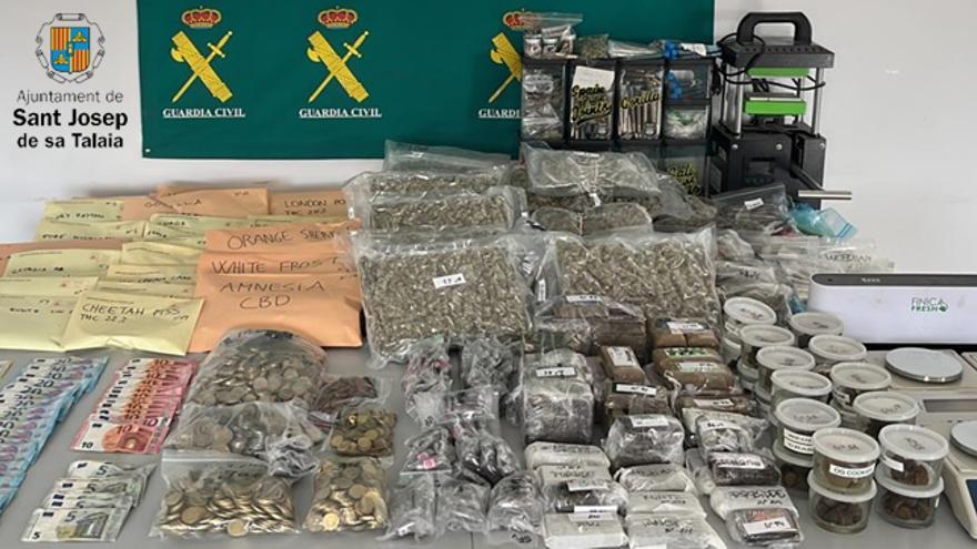 A cannabis club used to sell drugs in Sant Jordi dismantled