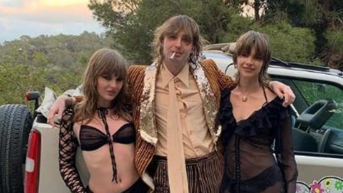 Maneskin’s Victoria de Angelis enjoys Ibiza with new partner